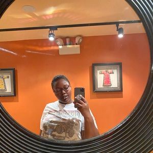 Meet your Posher, Elisa